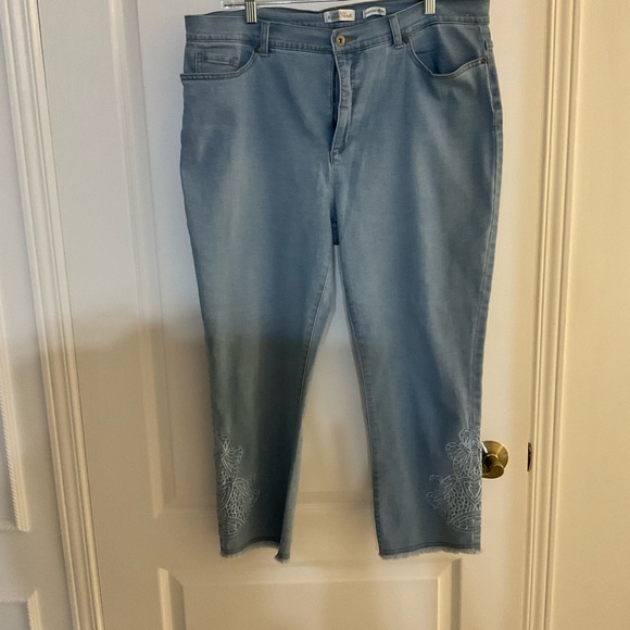 Cropped jeans - Picture 2 of 3